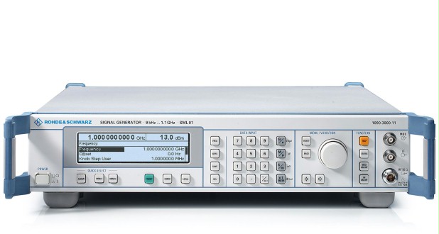 Rohde &amp; Schwarz SML01 signal generator