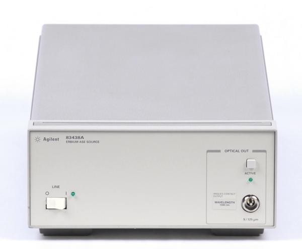 Agilent / Keysight 83438A optical light source