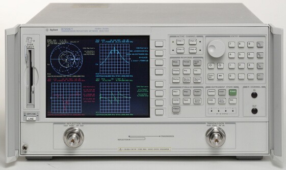 Keysight 8719ET vector network analyzer