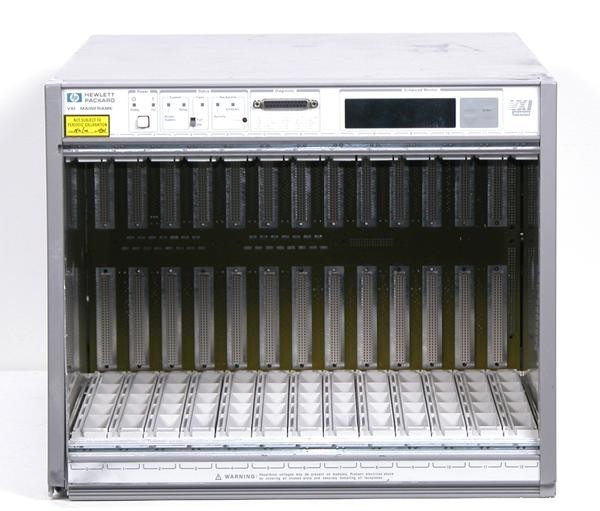 Agilent / Keysight E8402A instrument chassis