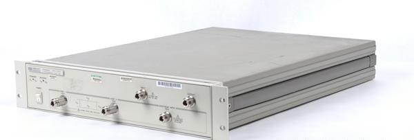 Agilent / Keysight 35689A network analyzer
