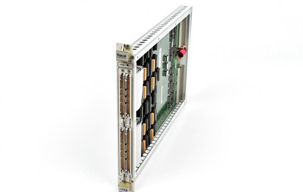 Astronics / EADS / Racal 1260-14 VXI module