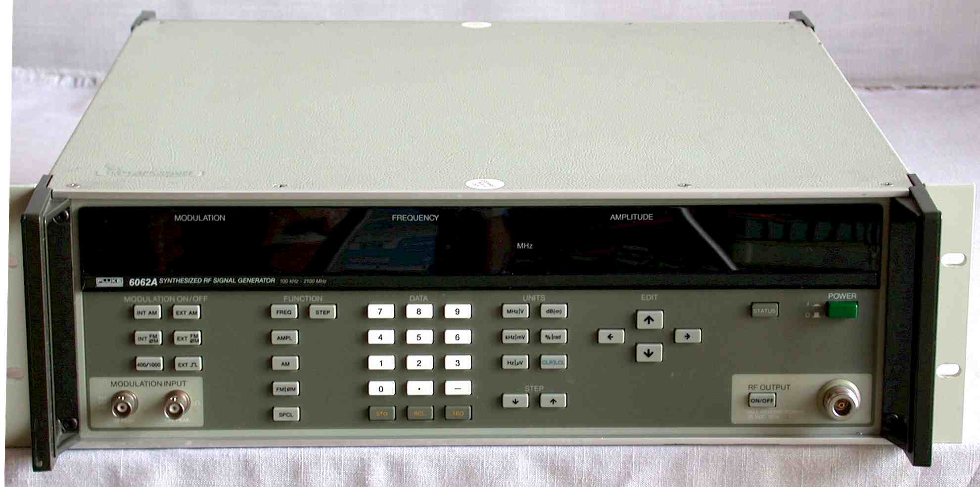 Fluke 6062A/AG signal generator