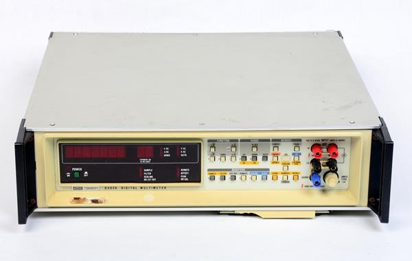 Fluke 8502AT digital multimeter