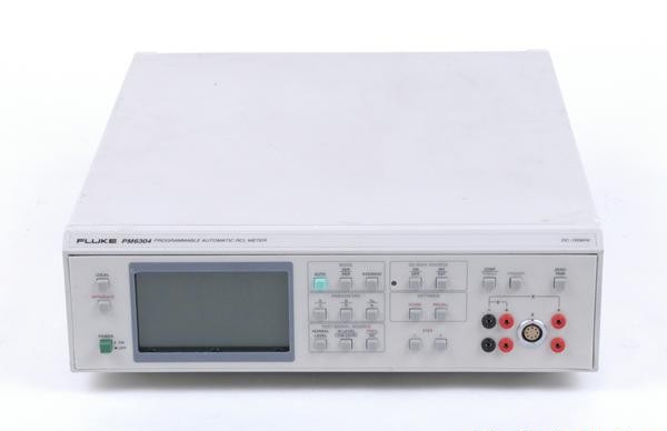Fluke PM6304/043 LCR meter