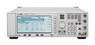 Keysight / Agilent E4426B signal generator