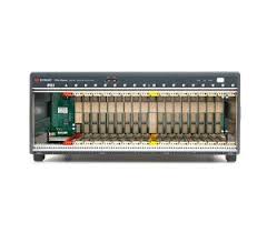 Keysight / Agilent M9018B instrument chassis