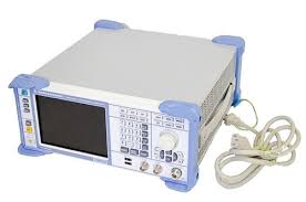 Rohde &amp; Schwarz SME02 signal generator
