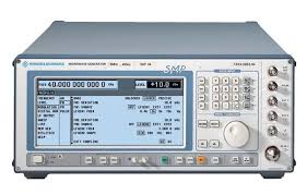 Rohde &amp; Schwarz SMP22 signal generator