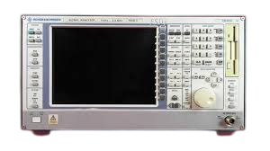Rohde & Schwarz FSIG3 spectrum analyzer