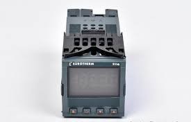 Schneider Electric / Eurotherm 2116/CC/VH/ENG industrial controller