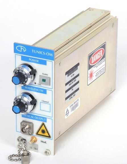 PHOTONETICS TUNICS-OM 3646 HE 15 tunable laser source
