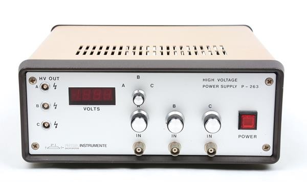Physik Instrumente P-263