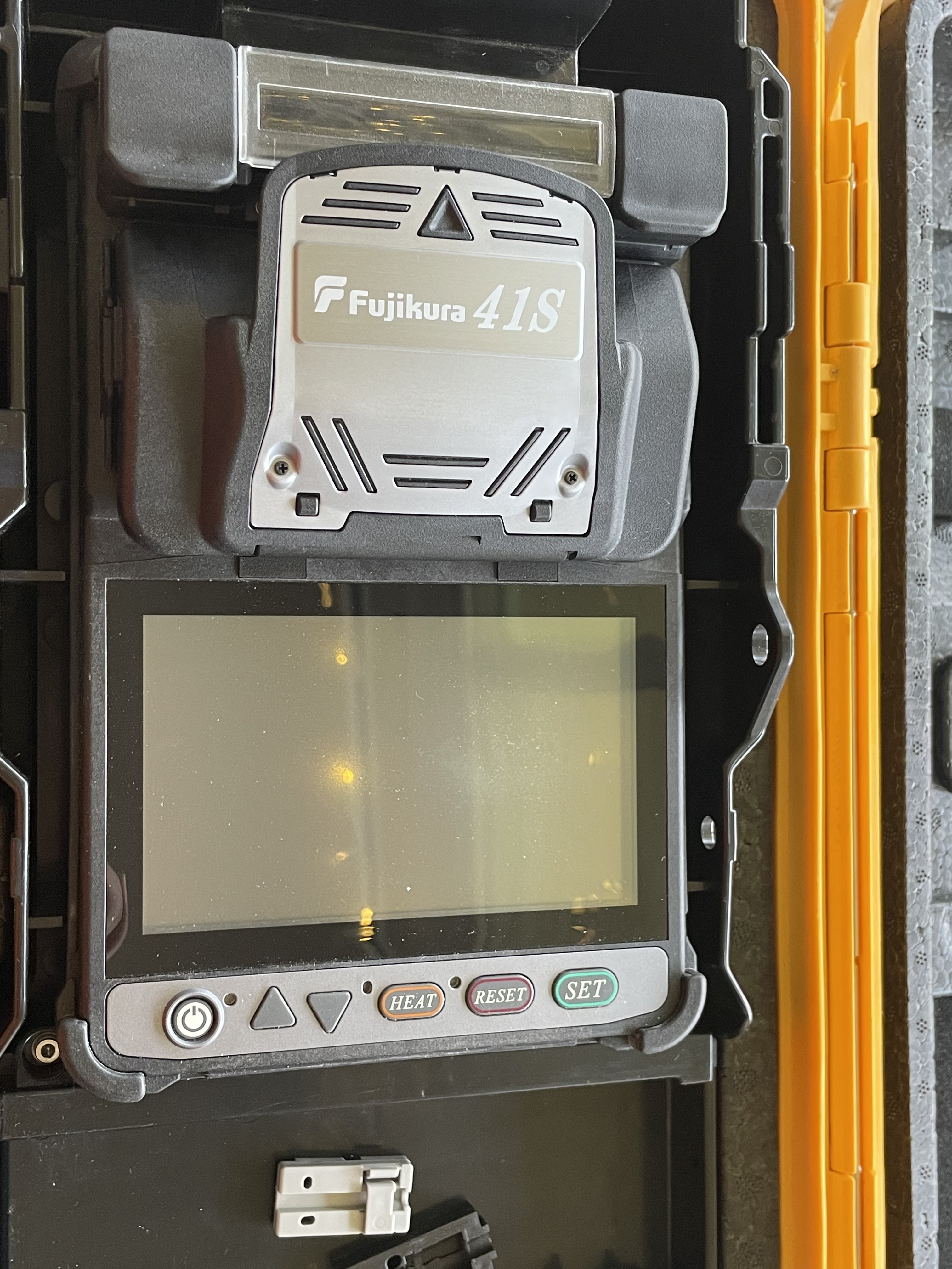 Fujikura 41S New Fujikura 41S Core Alignment Fusion Splicer — Comes with a full kit. Hot jacket stripper, CT-50 cleaver, alcohol cleaner, power supplies for splicer and cleaver, carrying case, multiple fiber holders included.