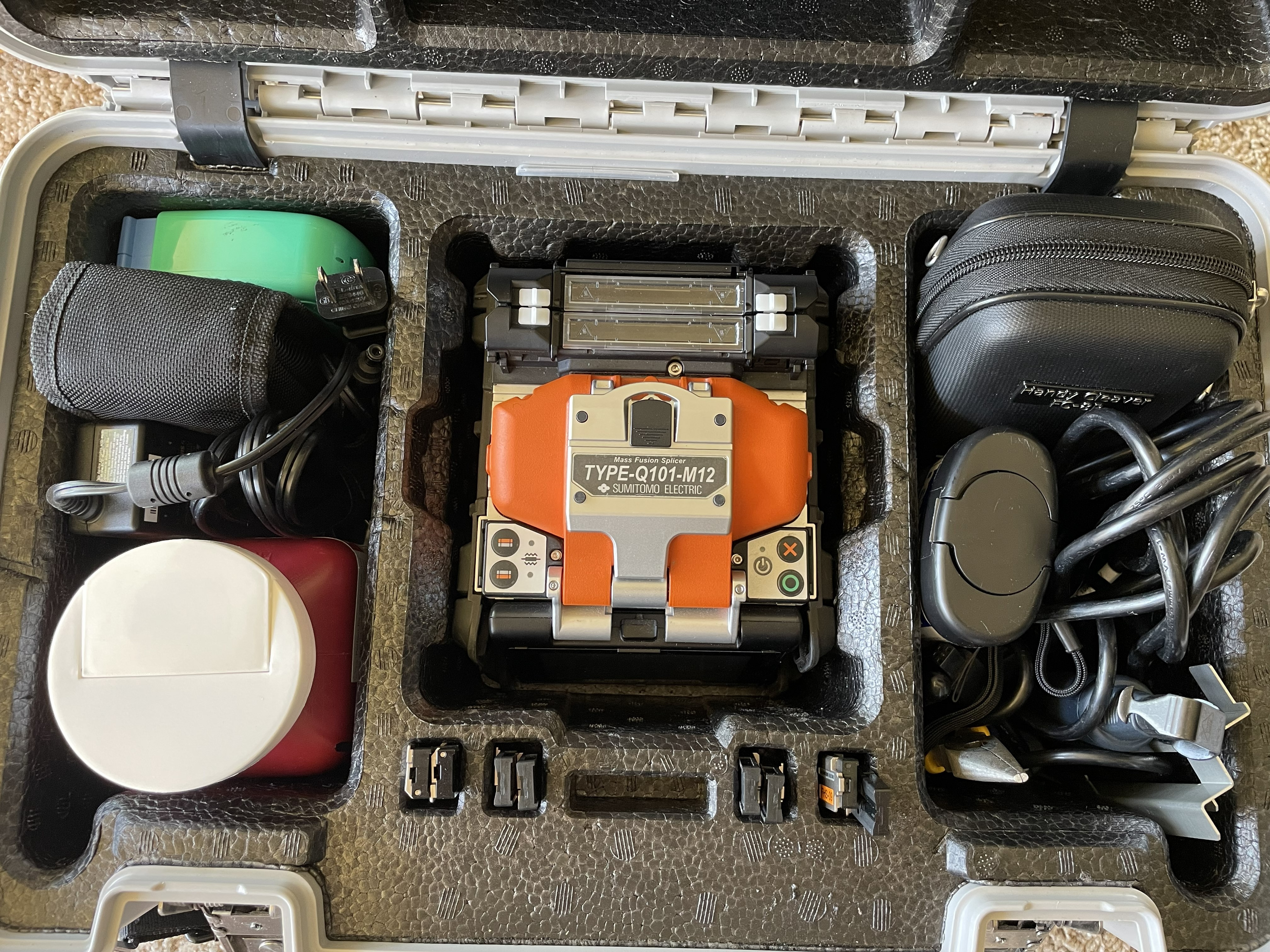 Sumitomo Q101-M12 New Sumitomo Type Q101-M12 Ribbon Fusion Splicer — Brand New. Used model available too. Comes with full kit.