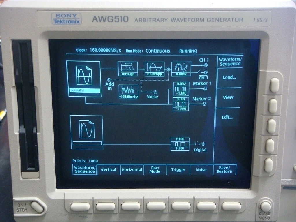 Tektronix AWG520 - photo 2 of 2